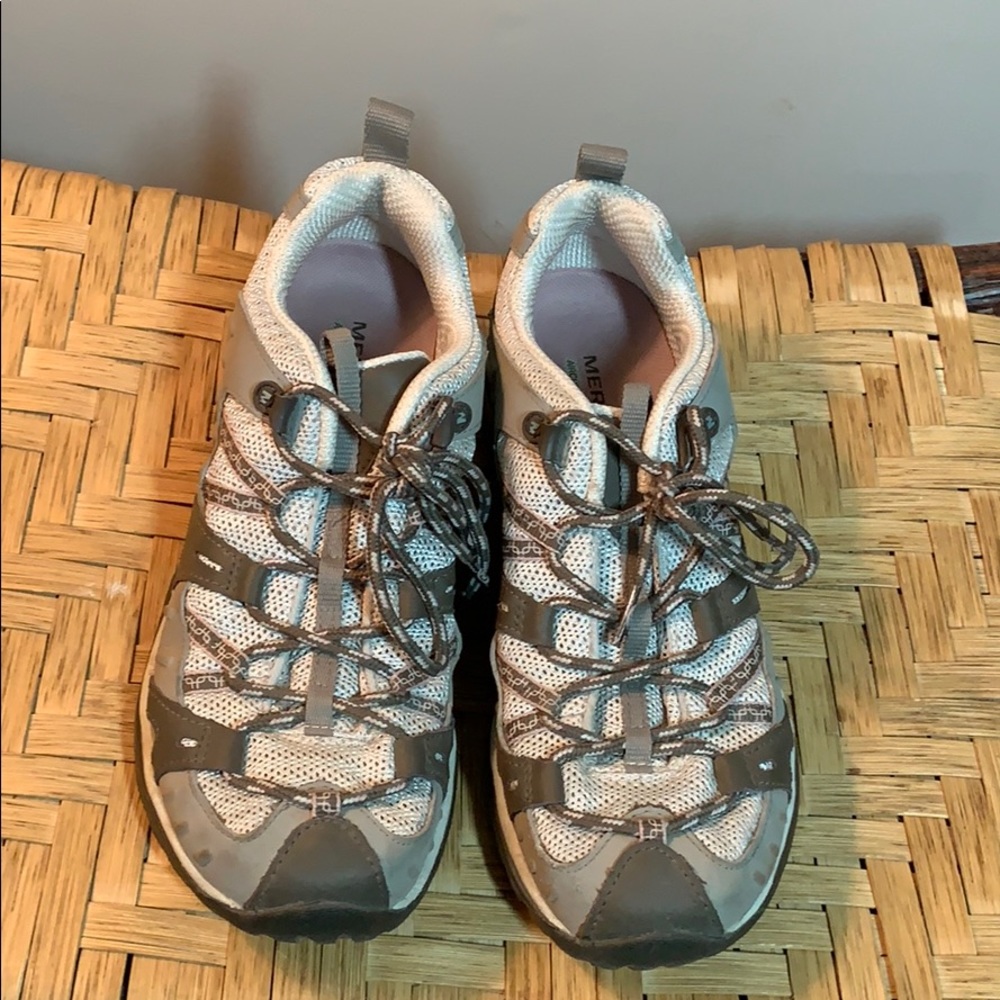 Merrill Hiking Shoes